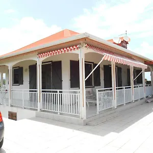 Hébergement de vacances Spacieuse Maison De, Petit-Bourg